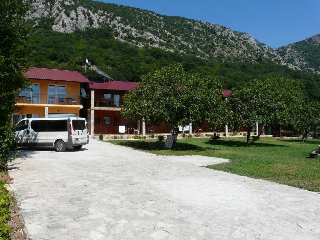 Guest House Jadran Pol Petrovac Exteriör bild