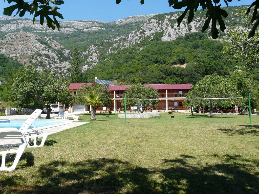 Guest House Jadran Pol Petrovac Exteriör bild