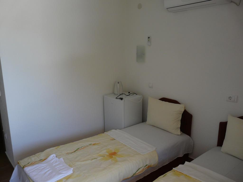 Guest House Jadran Pol Petrovac Exteriör bild