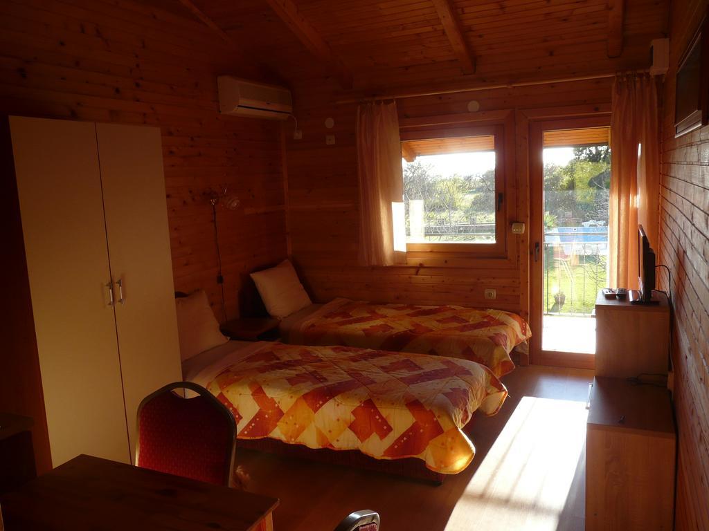 Guest House Jadran Pol Petrovac Exteriör bild