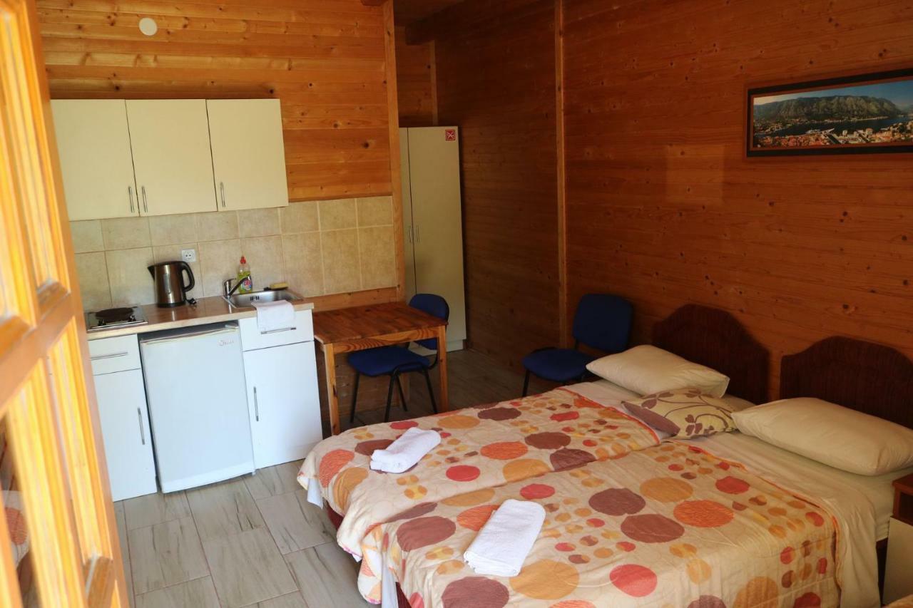 Guest House Jadran Pol Petrovac Exteriör bild